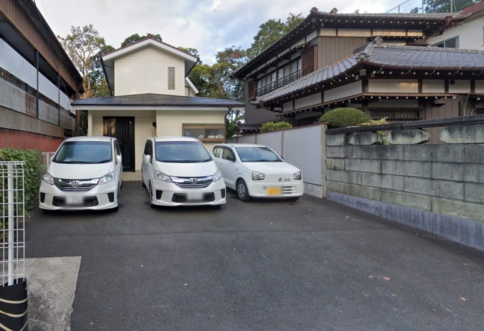 Exterior with 3-car parking