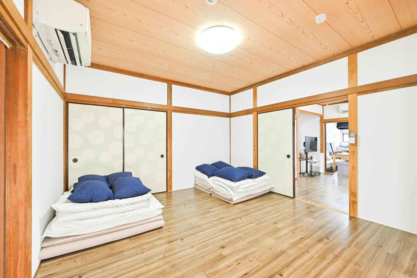 Tatami room